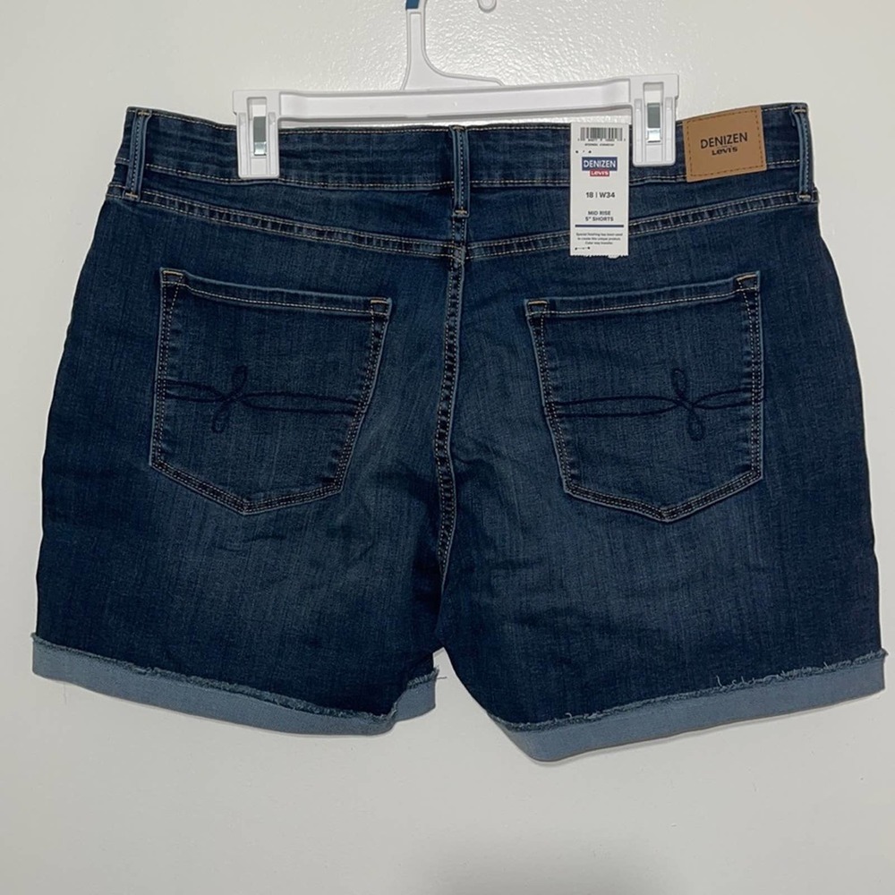 Dnizen from Levi's Women's Plus Size Mid-Rise 5" Jean Shorts NWT SZ 18 - Picture 5 of 6